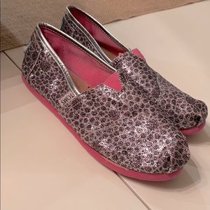Little girl Toms size Y2.5 pink glitter